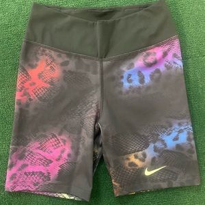 Nike Women’s One 7” Training Shorts - Women’s Size Medium Multi Color Snakeskin